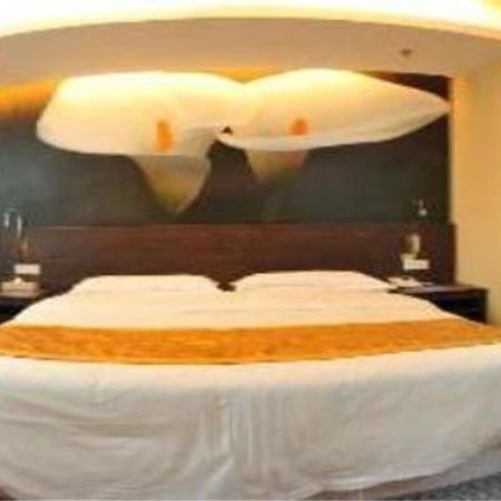 Xiamen Qingnian Yangguang Hotel - Wenzaodian Luaran gambar